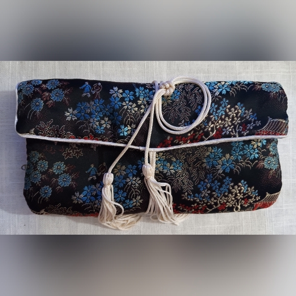 𝑽𝒕𝒈.𝑪𝒉𝒊𝒏𝒆𝒔𝒆 𝑳𝒐𝒏𝒈𝒆𝒗𝒊𝒕𝒚 𝑪𝒉𝒂𝒓𝒂𝒄𝒕𝒆𝒓 𝑨𝒎𝒖𝒍𝒆𝒕 𝑷𝒆𝒏 - Picture 11 of 16